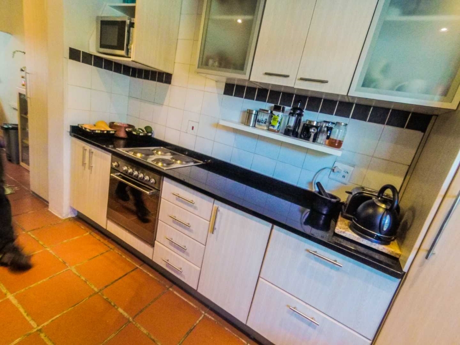 To Let 4 Bedroom Property for Rent in Rondebosch Park Estate Western Cape